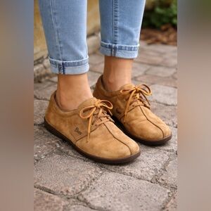 Born Tan Suede Lace-Up Comfort Walking Shoes Size 6.5)